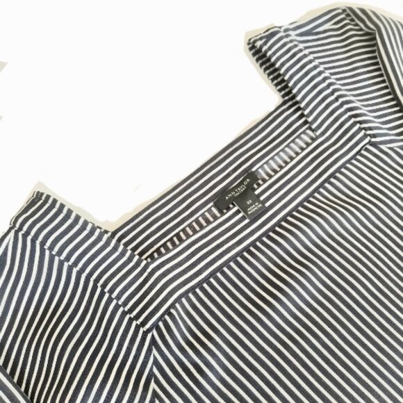 !NEW! Ann Taylor Long Sleeve Striped Blouse | Size XS - Picture 4 of 8